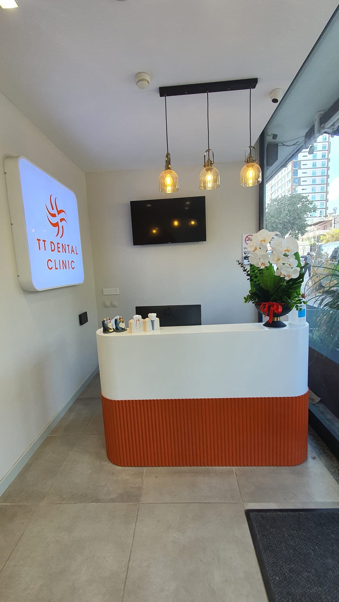 TT Dental resepsiyon, uygulama fotoğrafı